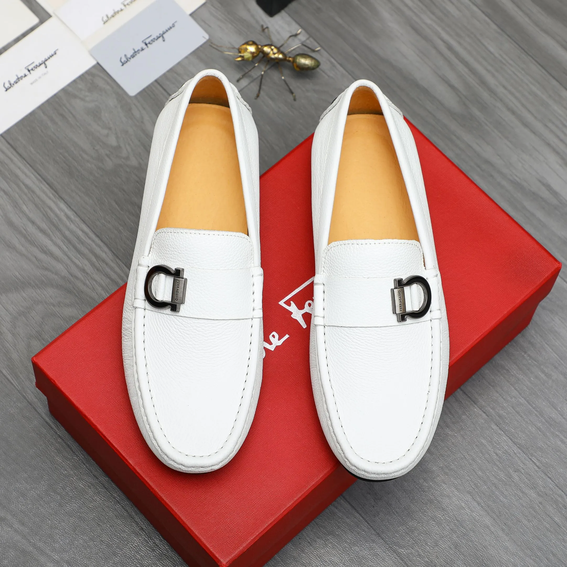Men's shoes 💰p380 Product trademark: Ferragamo " Ferragamo ] Casual slip-on men's shoes Regular size: 38-45 Product material: Selected pebbled cowhide upper, pigskin lining, rubber outsole